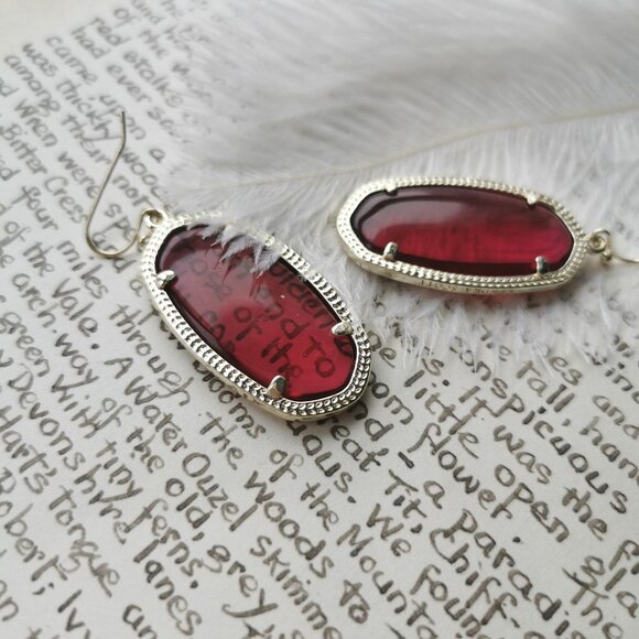 Kendra Scott Elle Berry red glass Gold Earrings - Picture 3 of 4